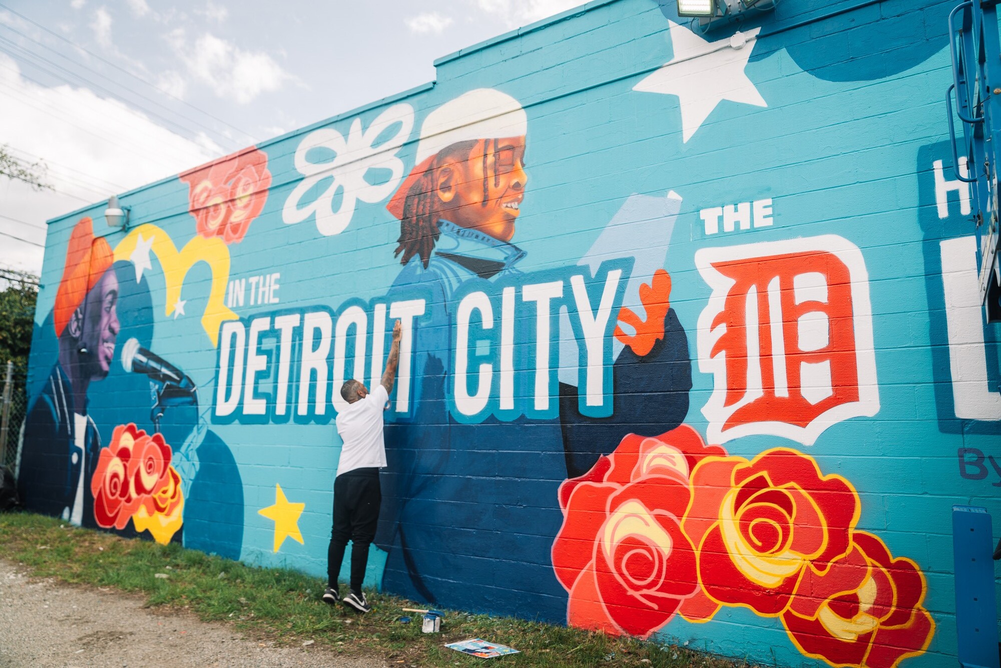 oshun-working-on-mural-1_original